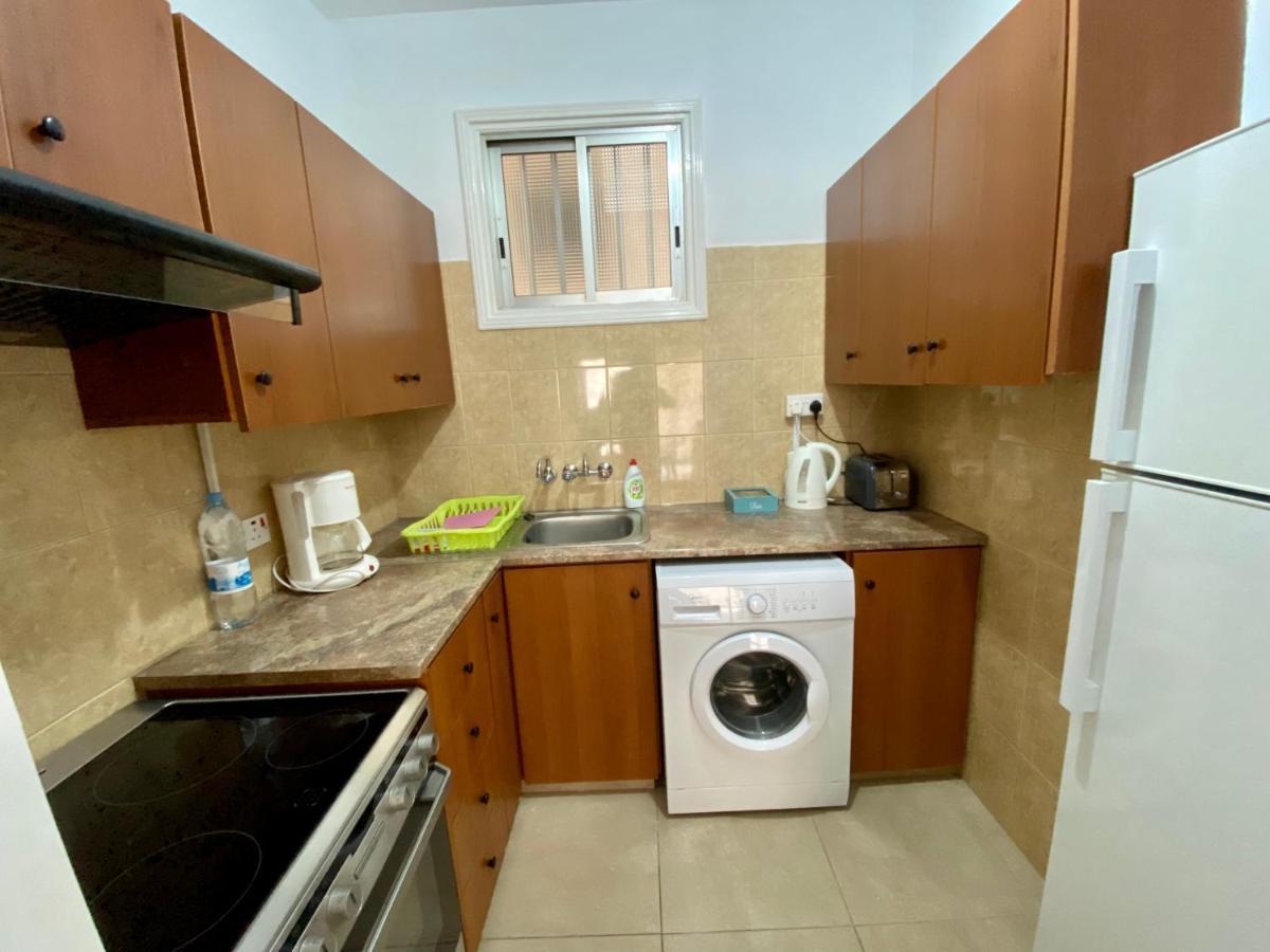 Kontheo Elli Ground Apt 2 Near The Beach Lejlighed Larnaca Eksteriør billede