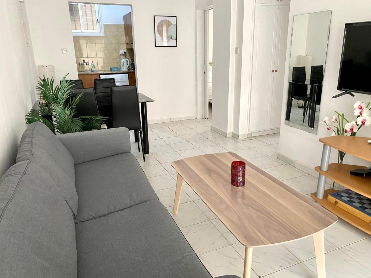 Kontheo Elli Ground Apt 2 Near The Beach Lejlighed Larnaca Eksteriør billede