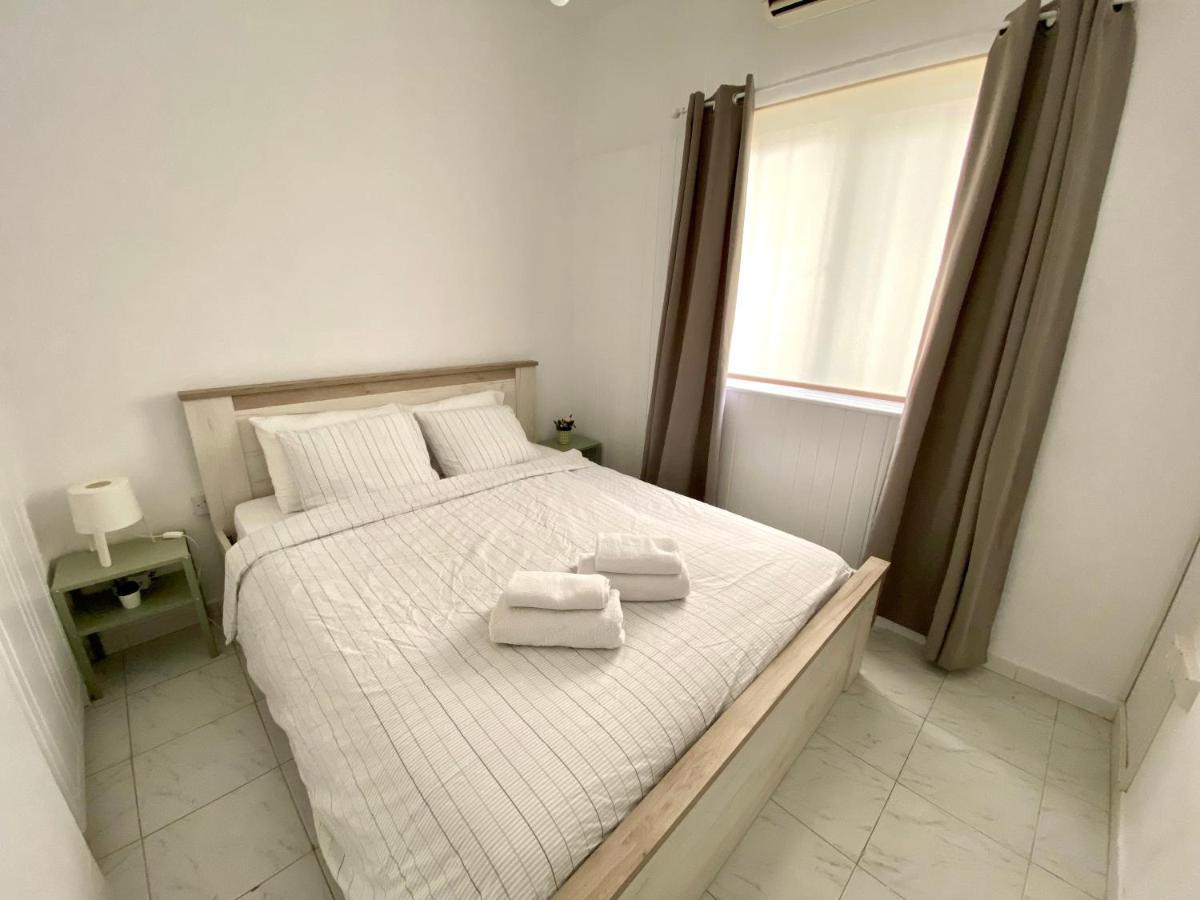 Kontheo Elli Ground Apt 2 Near The Beach Lejlighed Larnaca Eksteriør billede